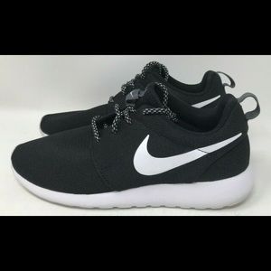 Women’s Rosche One